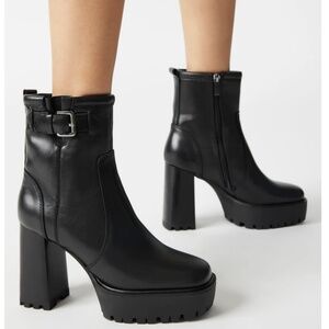 COPY - Steve Madden Sharonna Boots, no box, size 6
Only worn a couple of times.